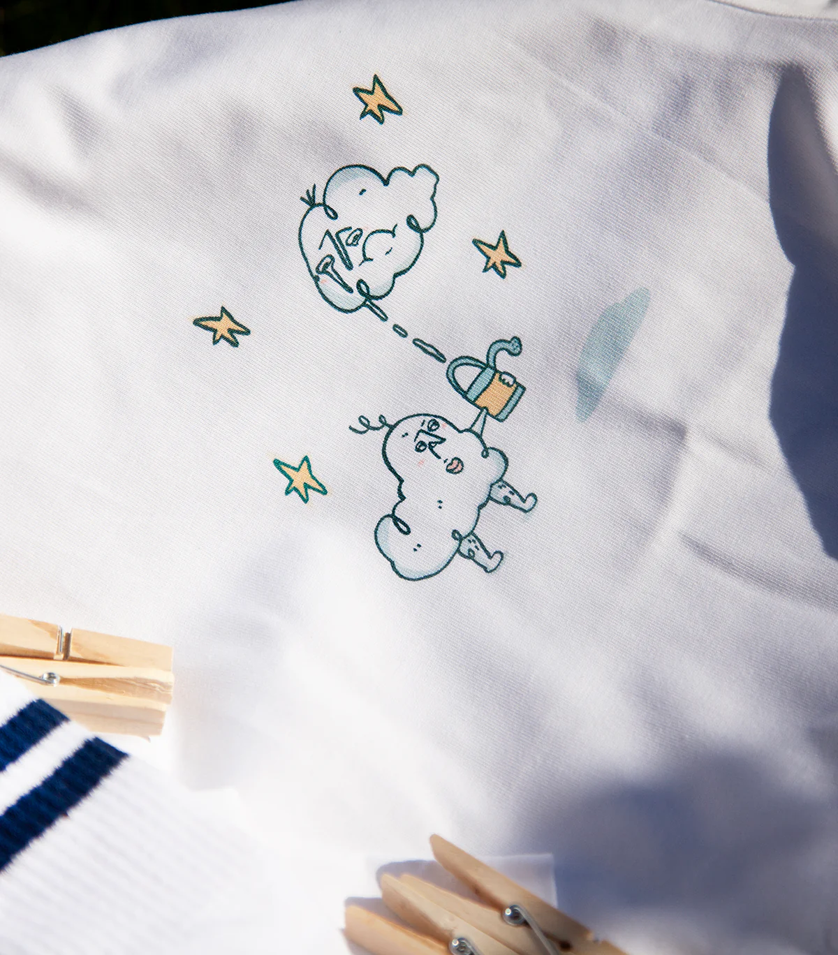 Sock and roll t-shirt - Image 4